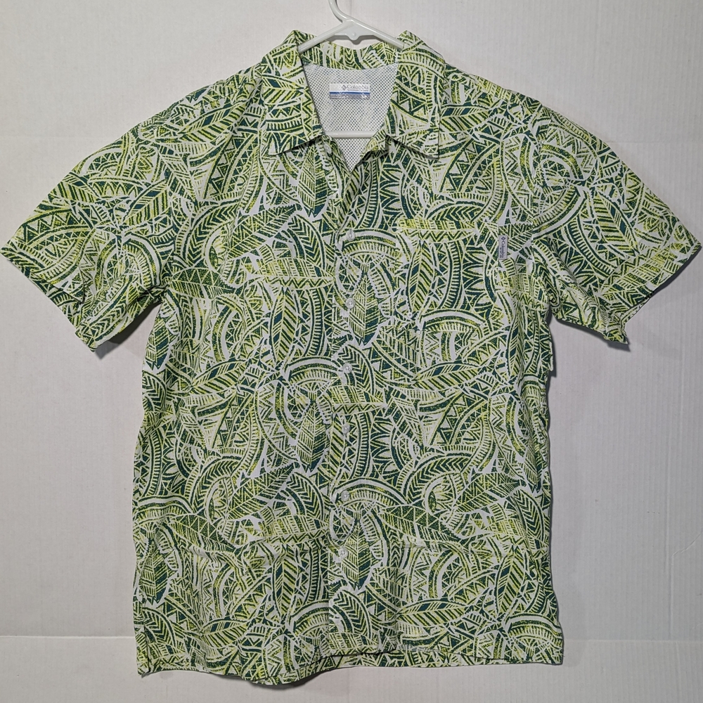 Columbia Green Casual Button Down Shirt with Nature-Inspired Design